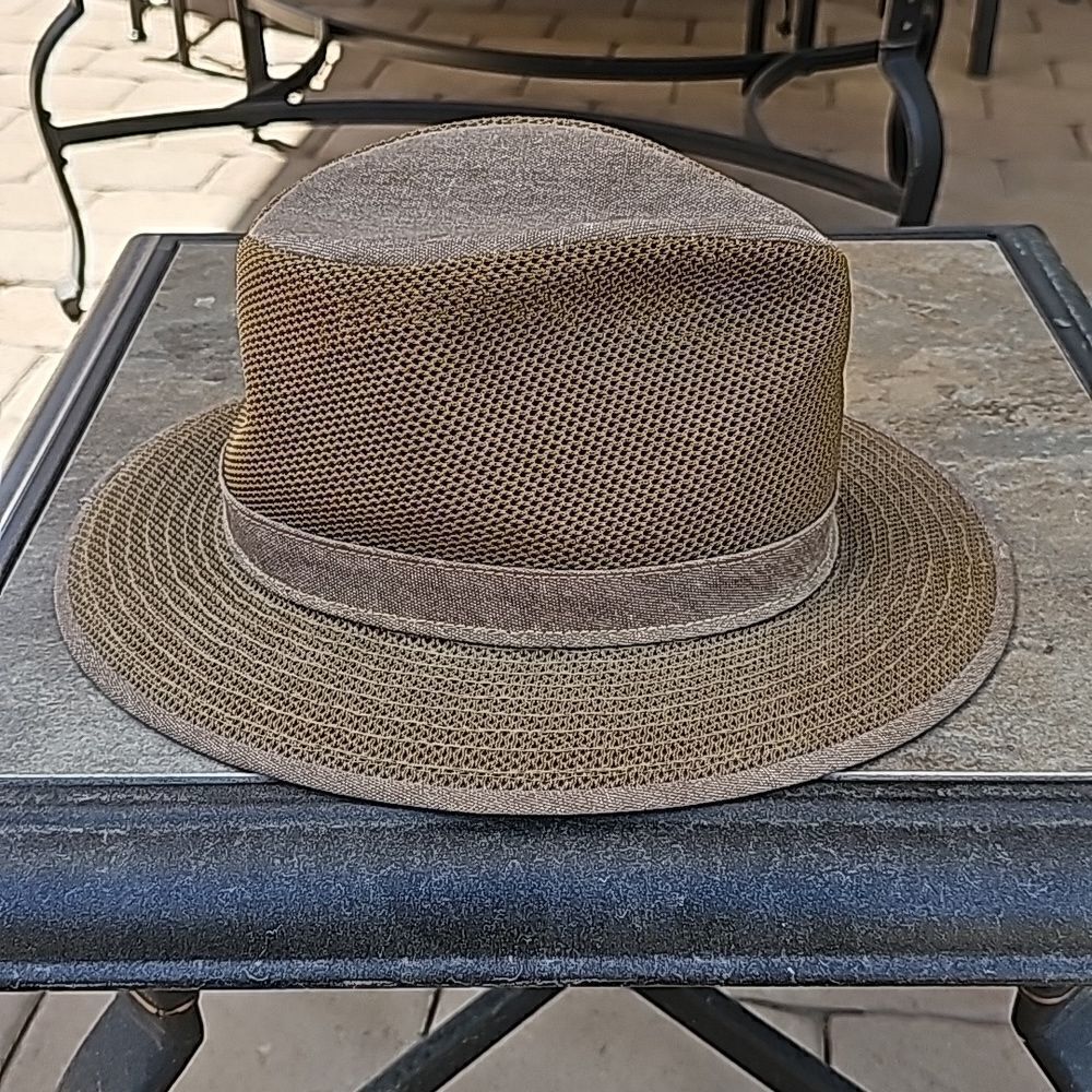 Henschel Hatco.Sizemedium